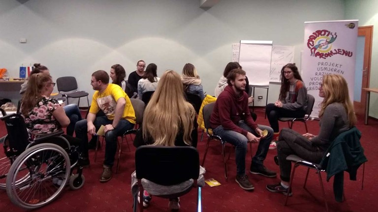 Održana edukacija „Rad s mladima“ za volontere/ke