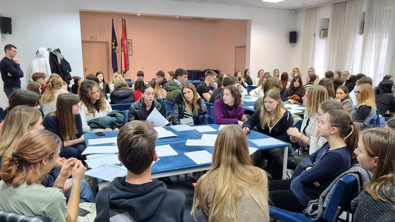 IZVJEŠTAJ S DIJALOGA NA MEĐUNARODNI DAN OBRAZOVANJA